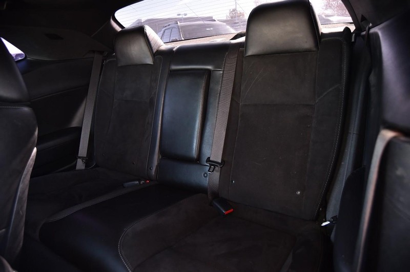 Dodge Challenger Vehicle Full-screen Gallery Image 23