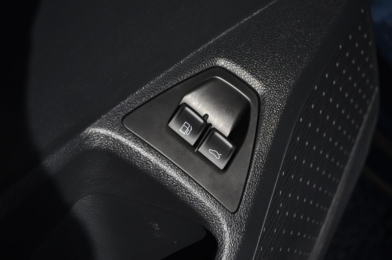 Volkswagen Jetta Vehicle Full-screen Gallery Image 9