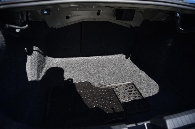 Volkswagen Jetta Vehicle Full-screen Gallery Image 22