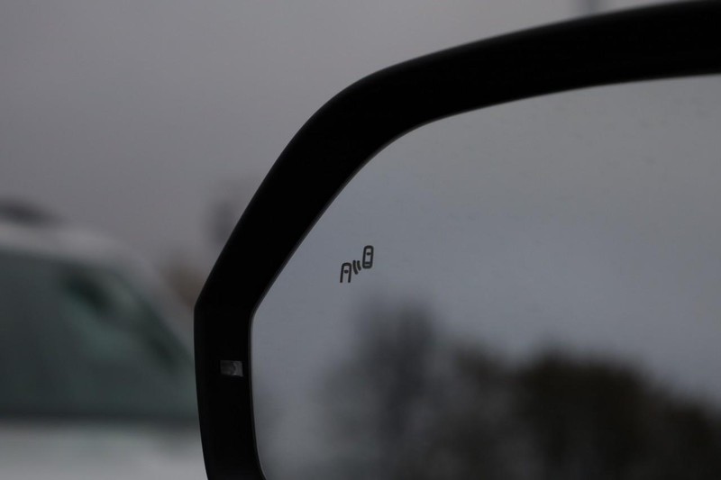 Volkswagen Atlas Cross Sport Vehicle Full-screen Gallery Image 21