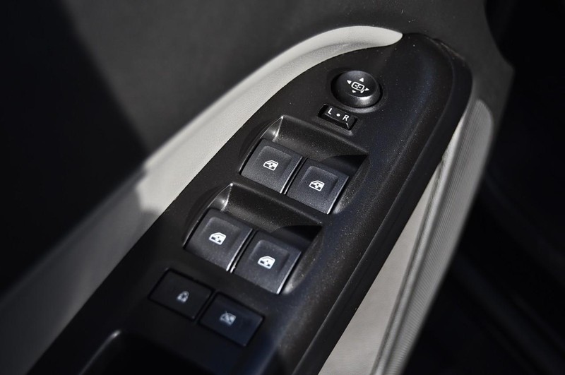 Chevrolet Colorado Vehicle Full-screen Gallery Image 09