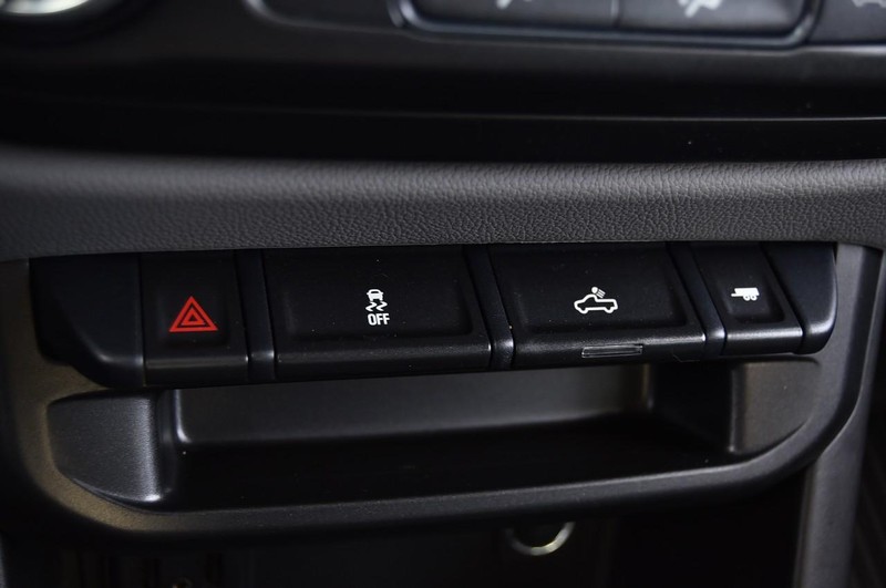 Chevrolet Colorado Vehicle Full-screen Gallery Image 15