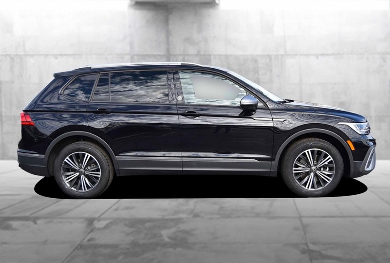 Volkswagen Tiguan Vehicle Full-screen Gallery Image 5