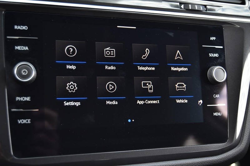 Volkswagen Tiguan Vehicle Full-screen Gallery Image 14
