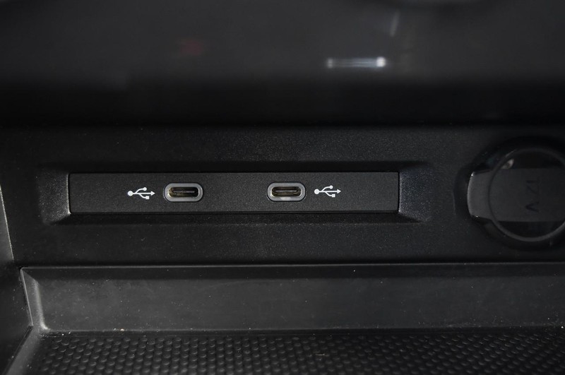 Volkswagen Tiguan Vehicle Full-screen Gallery Image 16