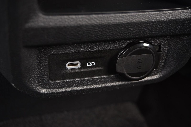 Volkswagen Tiguan Vehicle Full-screen Gallery Image 23