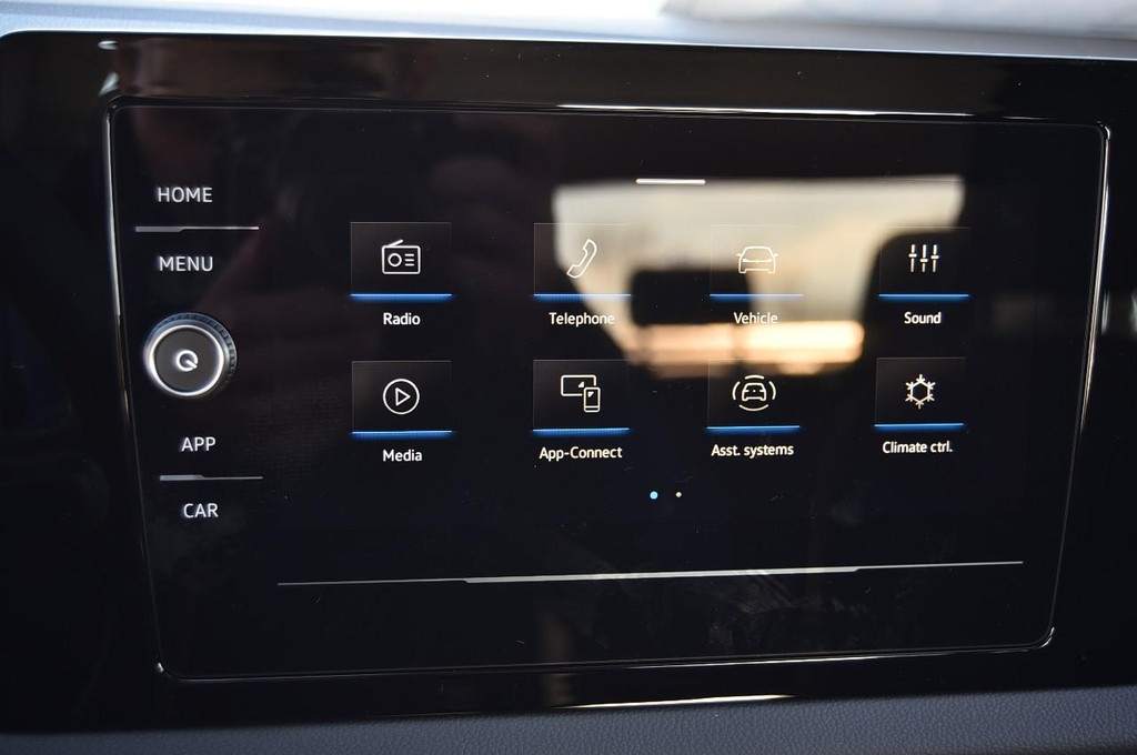 Volkswagen Jetta Vehicle Full-screen Gallery Image 14