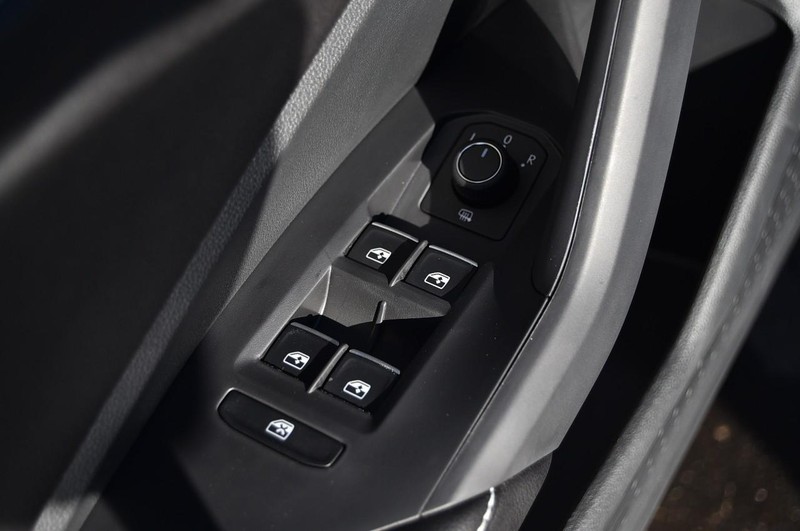 Volkswagen Jetta Vehicle Image 08