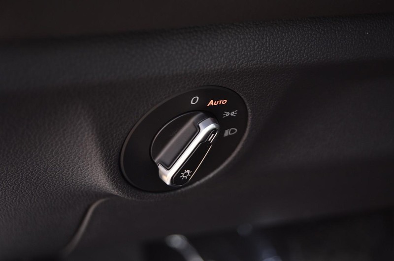 Volkswagen Jetta Vehicle Image 11