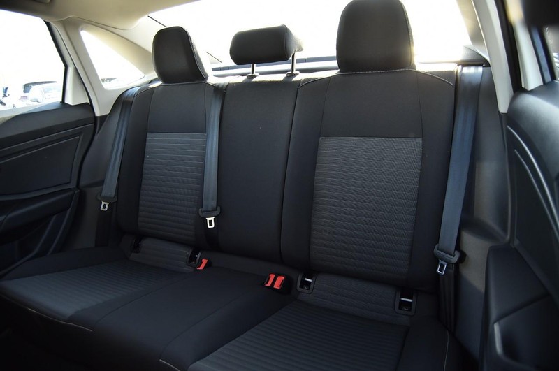Volkswagen Jetta Vehicle Image 21