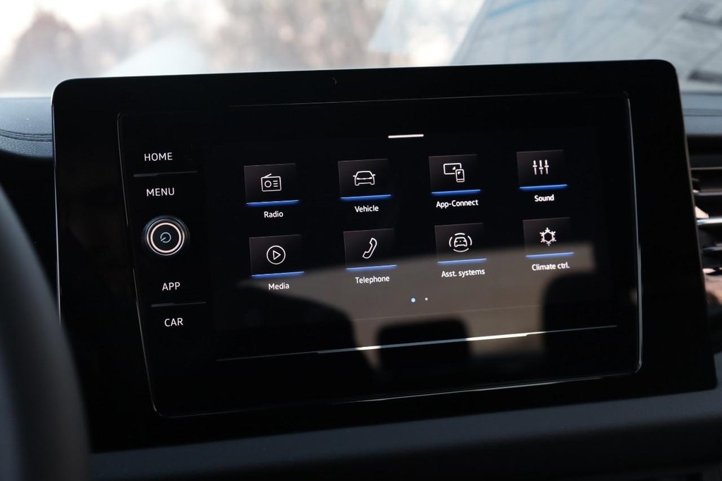 Volkswagen Jetta Vehicle Full-screen Gallery Image 11