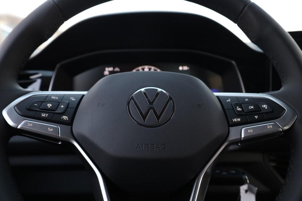 Volkswagen Jetta Vehicle Full-screen Gallery Image 9