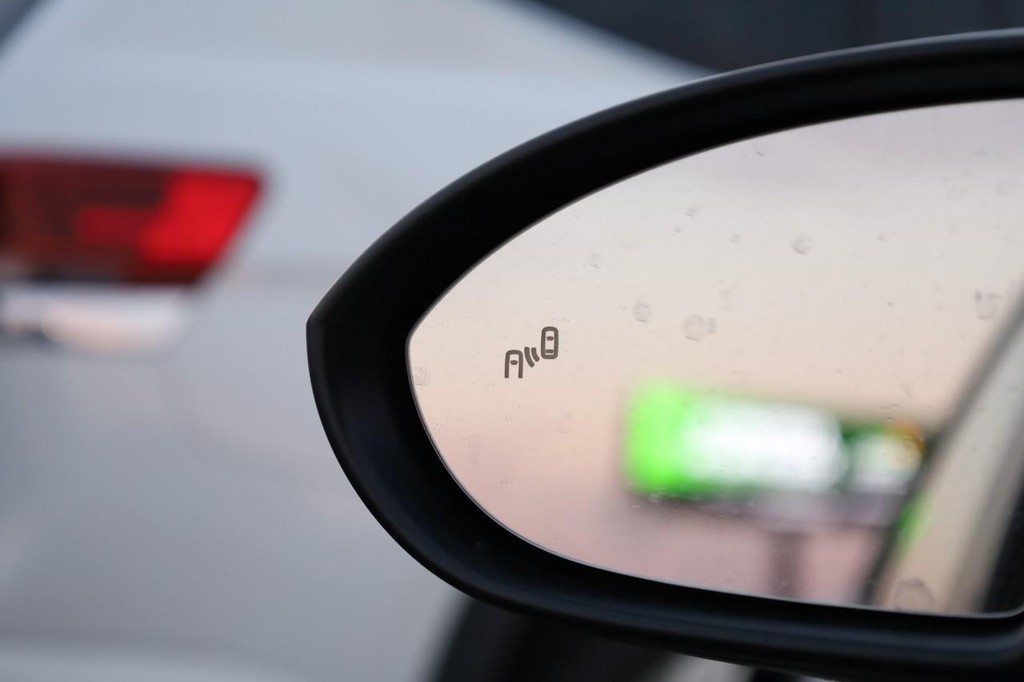 Volkswagen Jetta Vehicle Full-screen Gallery Image 19