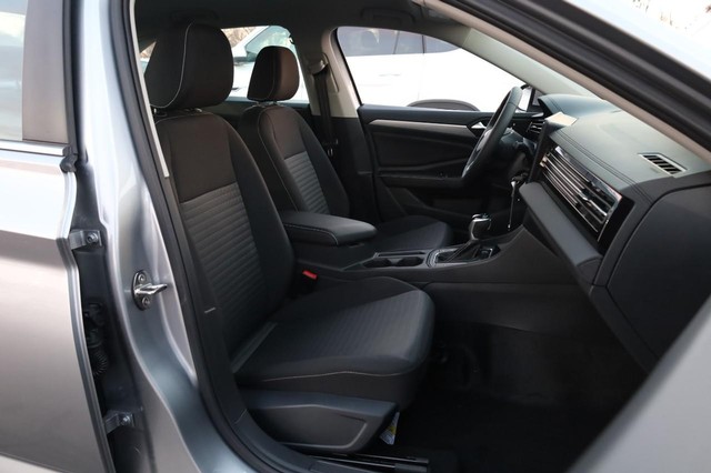 Volkswagen Jetta Vehicle Image 23