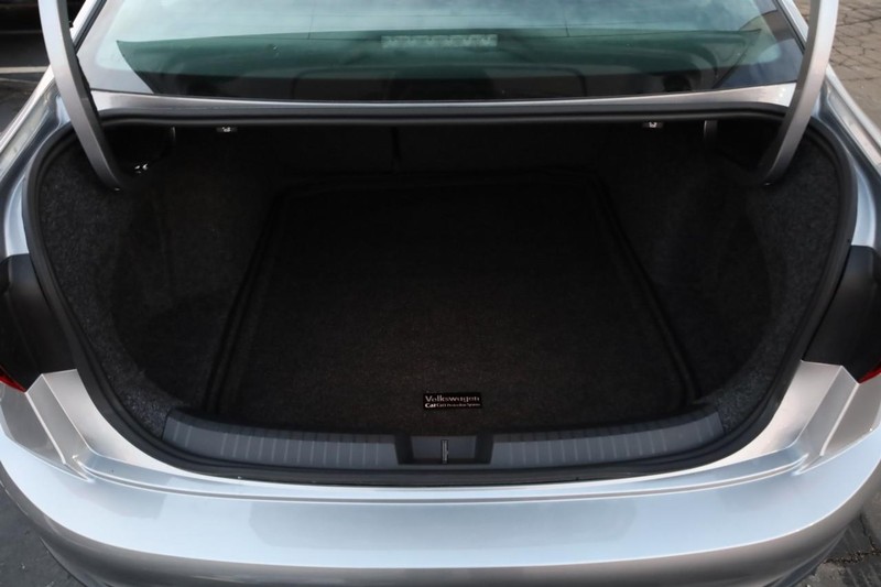 Volkswagen Jetta Vehicle Image 07