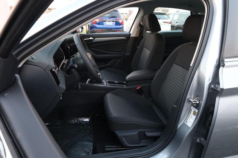 Volkswagen Jetta Vehicle Image 08