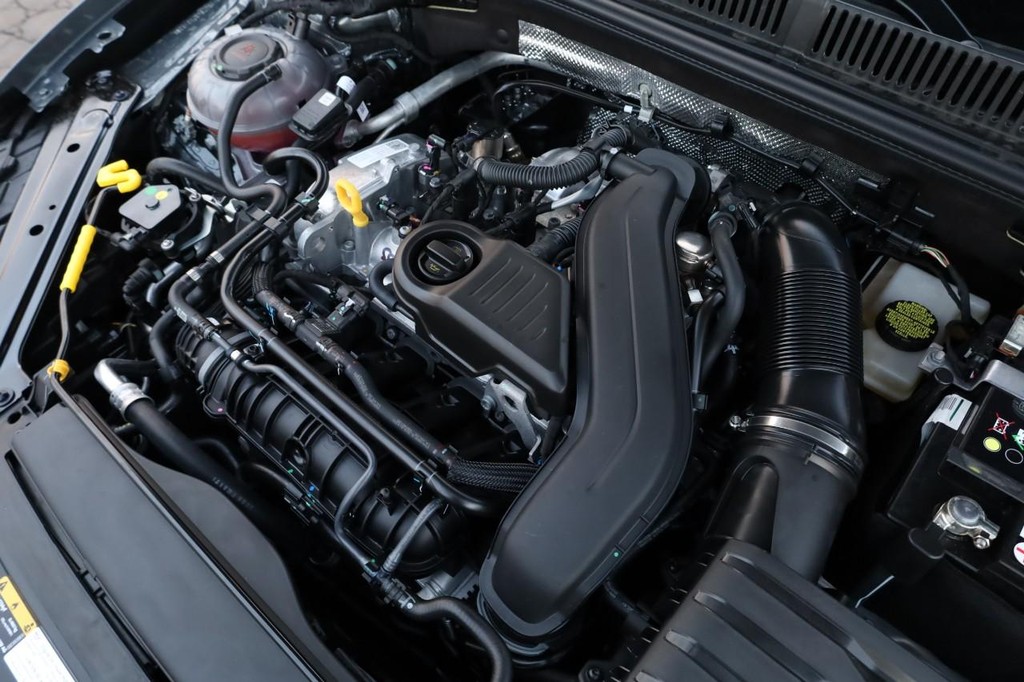 Volkswagen Jetta Vehicle Full-screen Gallery Image 24