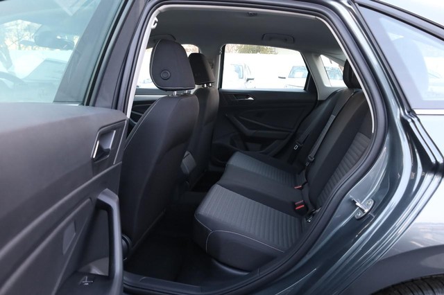 Volkswagen Jetta Vehicle Image 20