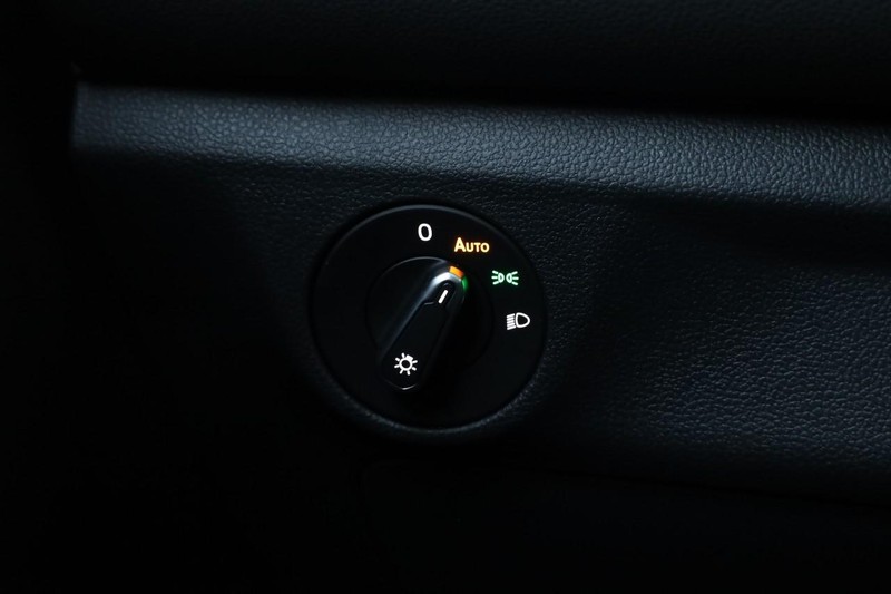 Volkswagen Jetta Vehicle Image 18