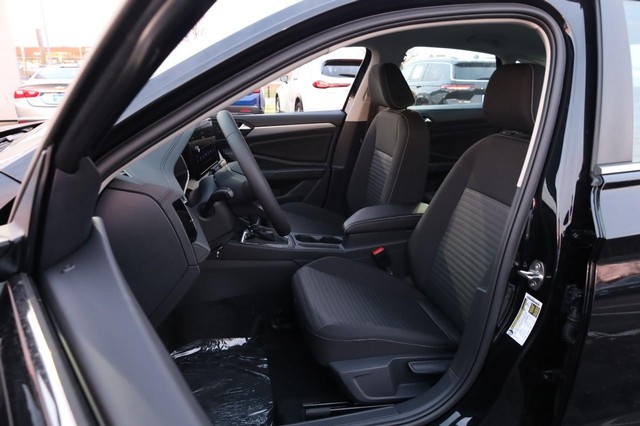 Volkswagen Jetta Vehicle Image 08