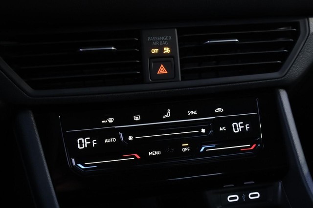 Volkswagen Jetta Vehicle Image 13