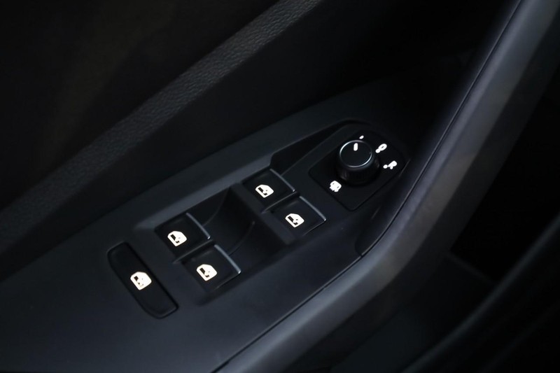 Volkswagen Jetta Vehicle Image 17