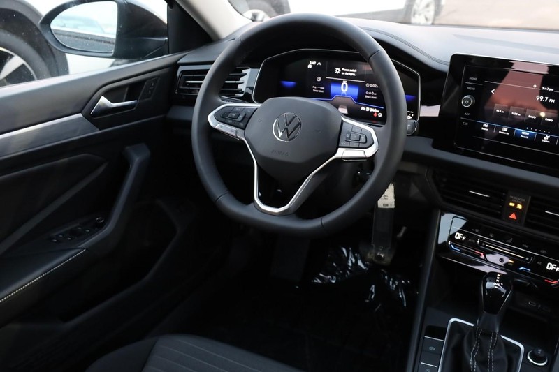 Volkswagen Jetta Vehicle Image 22