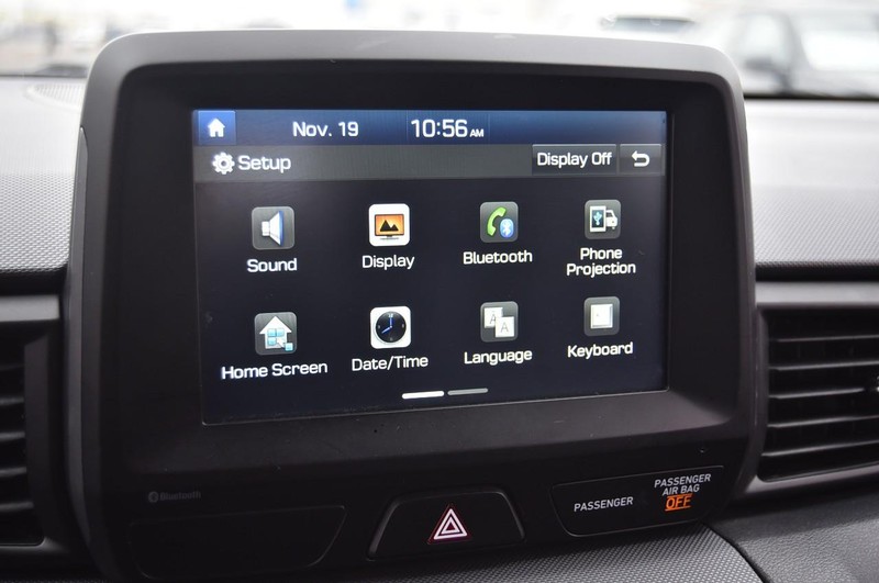 Hyundai Veloster Vehicle Full-screen Gallery Image 13