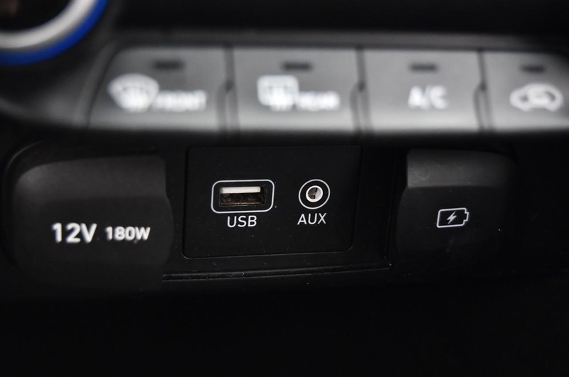 Hyundai Veloster Vehicle Full-screen Gallery Image 16