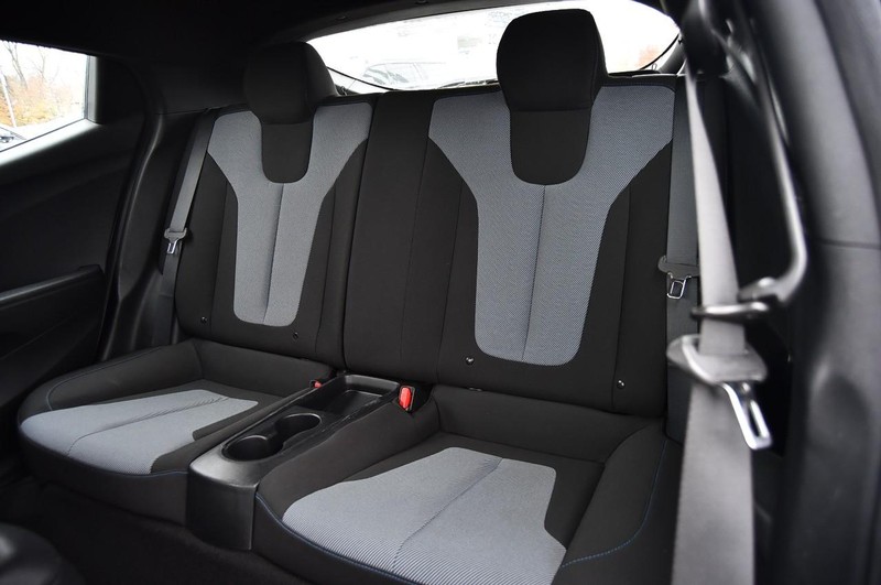 Hyundai Veloster Vehicle Full-screen Gallery Image 21