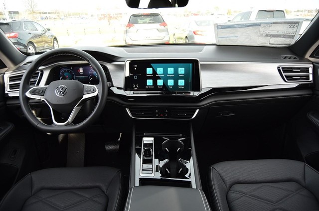 Volkswagen Atlas Cross Sport Vehicle Image 07