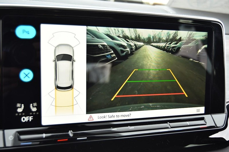 Volkswagen Atlas Cross Sport Vehicle Image 13