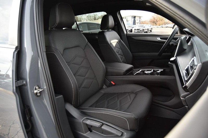 Volkswagen Atlas Cross Sport Vehicle Image 20