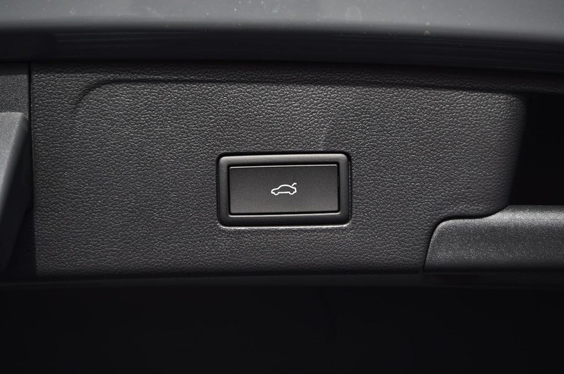 Volkswagen Atlas Cross Sport Vehicle Image 26