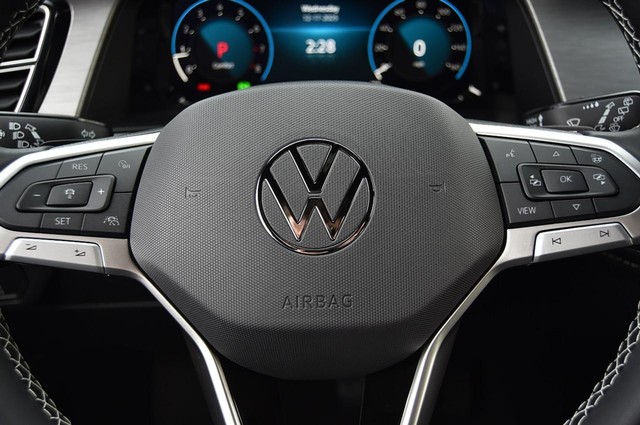 Volkswagen Atlas Cross Sport Vehicle Image 18