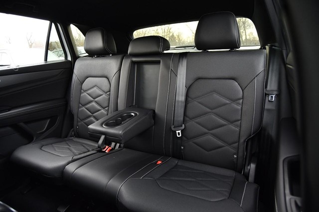 Volkswagen Atlas Cross Sport Vehicle Image 22