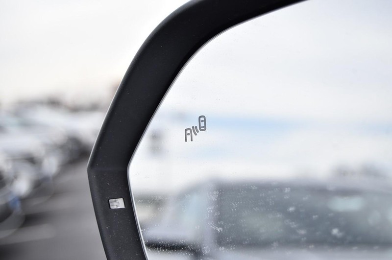 Volkswagen Atlas Cross Sport Vehicle Image 10