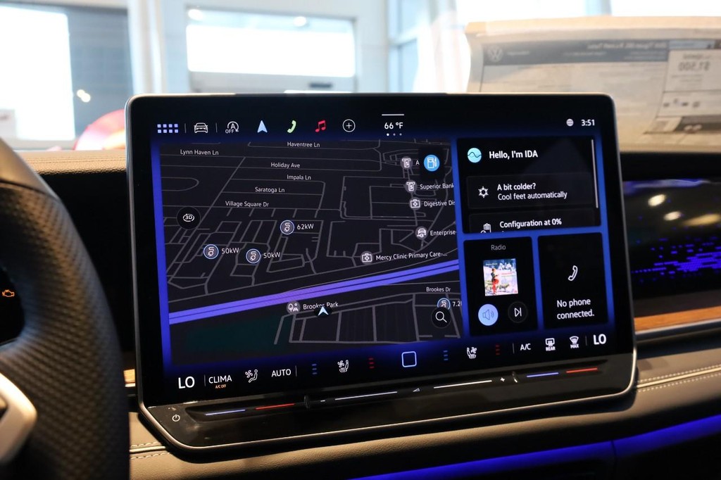 Volkswagen Tiguan Vehicle Full-screen Gallery Image 16