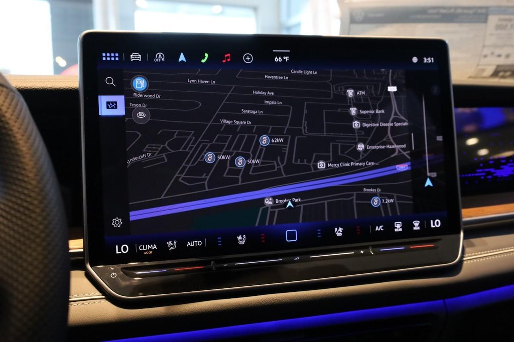 Volkswagen Tiguan Vehicle Full-screen Gallery Image 17