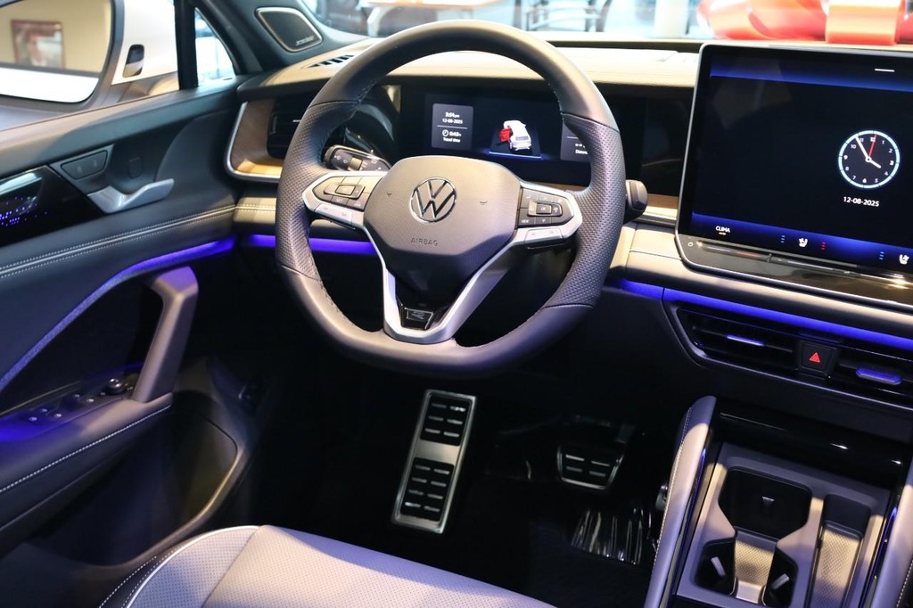 Volkswagen Tiguan Vehicle Full-screen Gallery Image 23