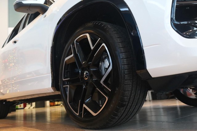 Volkswagen Tiguan Vehicle Image 03