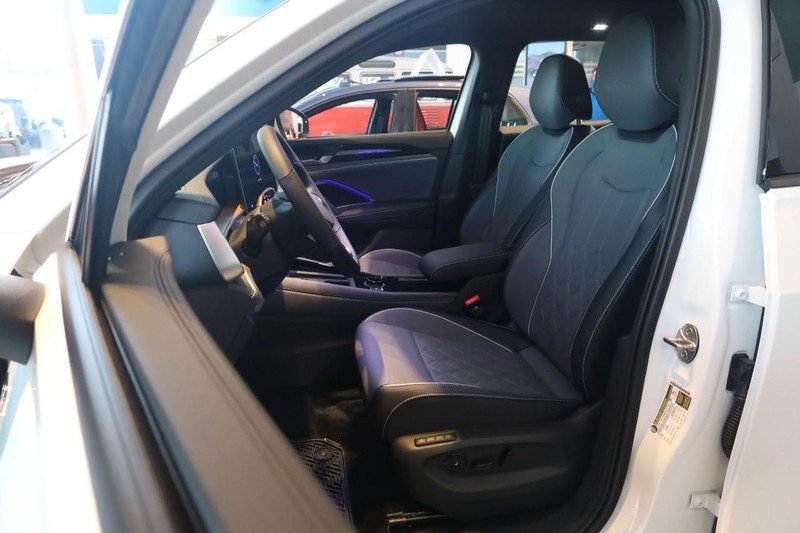 Volkswagen Tiguan Vehicle Image 07