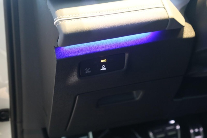 Volkswagen Tiguan Vehicle Image 12