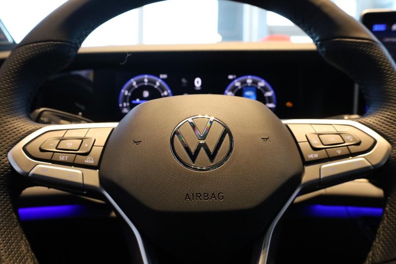 Volkswagen Tiguan Vehicle Image 13