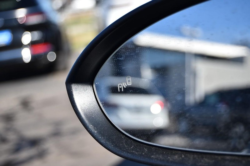 Volkswagen Jetta Vehicle Full-screen Gallery Image 10