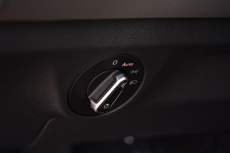 Volkswagen Jetta Vehicle Full-screen Gallery Image 11