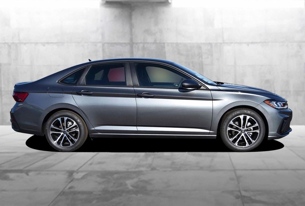 Volkswagen Jetta Vehicle Full-screen Gallery Image 5
