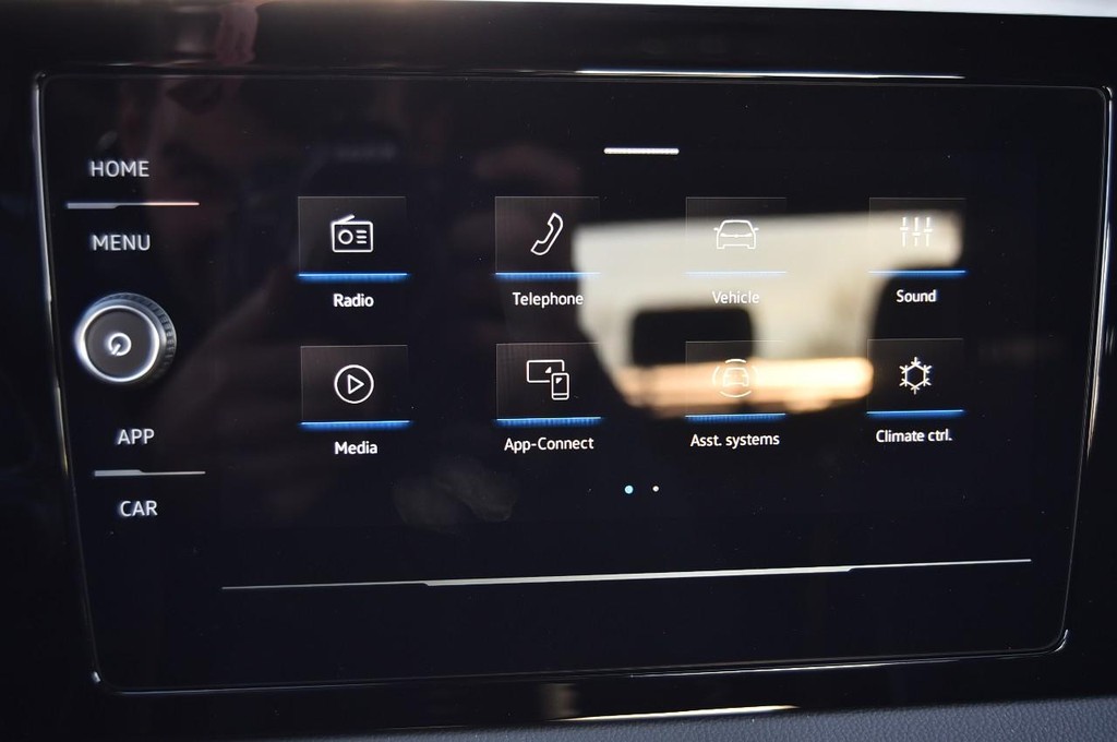 Volkswagen Jetta Vehicle Full-screen Gallery Image 14