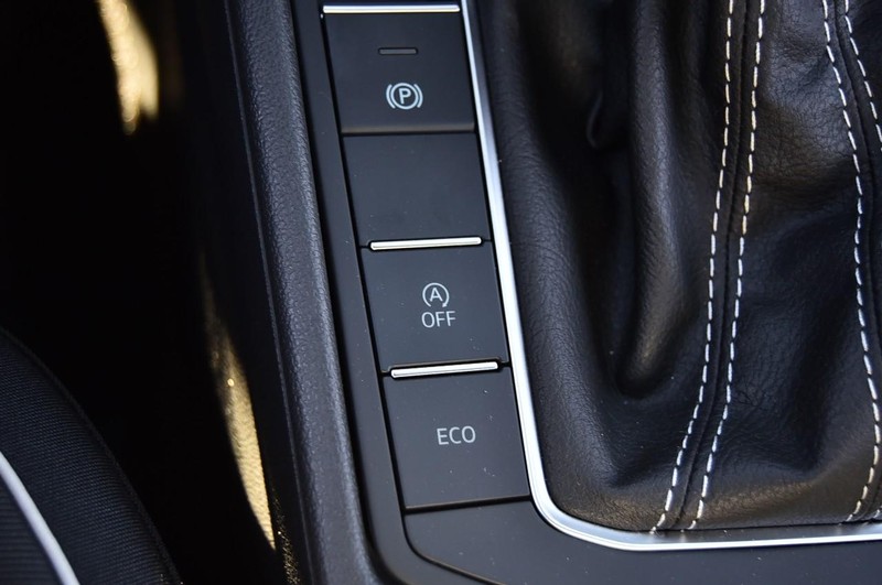 Volkswagen Jetta Vehicle Full-screen Gallery Image 17