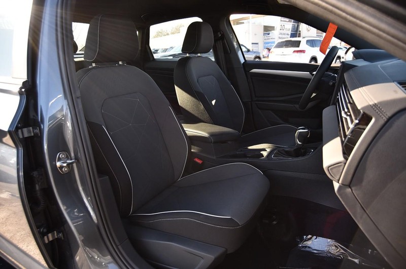 Volkswagen Jetta Vehicle Full-screen Gallery Image 20